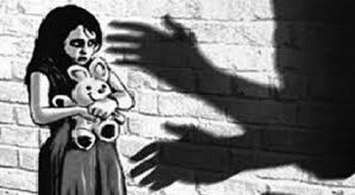 নাতনিকে ধর্ষণ করে পালালেন নানা