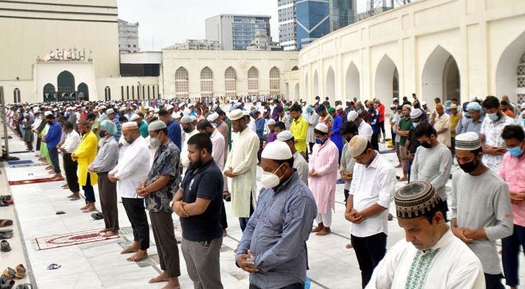 রাজধানীর প্রধান প্রধান মসজিদে ঈদের জামাতের সময়
