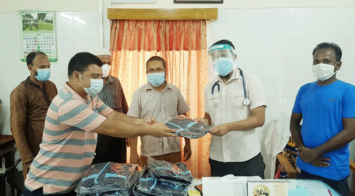 কমলগঞ্জে ডাক্তারদের পিপিই দিলেন জেলা যুবদল নেতা তৈমুর