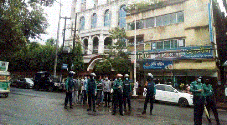 ছাত্র অধিকার পরিষদ ও ছাত্রলীগ মুখোমুখি