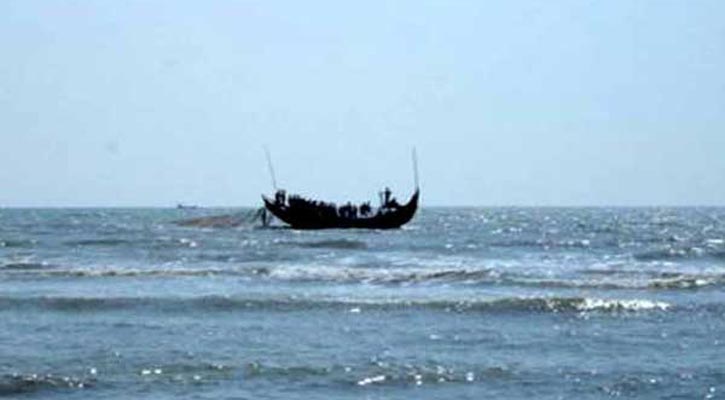 মিয়ানমার সীমান্তে ট্রলারসহ ২০ বাংলাদেশি আটক