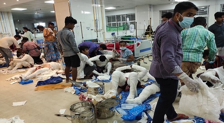 মসজিদে বিস্ফোরণে মৃতের সংখ্যা বেড়ে ১৭