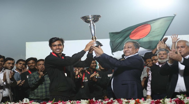 এত মানুষের ভালোবাসা পেয়ে বিস্মিত আকবর