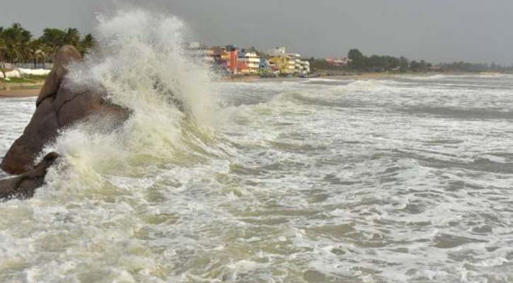 ১৫ ফুট জলোচ্ছ্বাসের পূর্বাভাস, ১০ নম্বর মহাবিপদ সংকেত