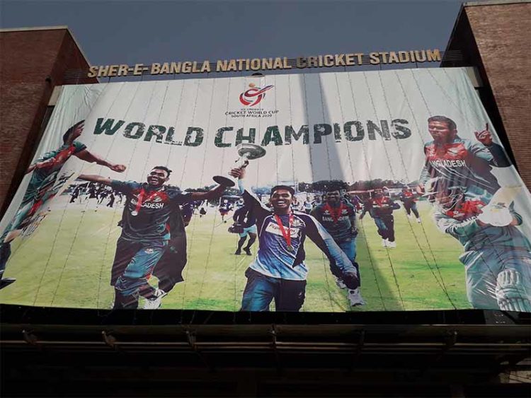 বুধবার বিকালে আসছে আকবরের বিশ্বচ্যাম্পিয়ন দল