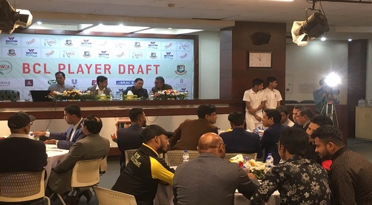 বিসিএলে ৩ বছর পর মোস্তাফিজ, খেলবেন তামিম-মুশফিকরাও