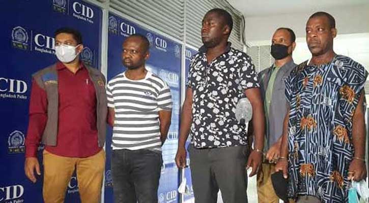 উপহার পাঠানোর নামে ৩ বিদেশির প্রতারণা