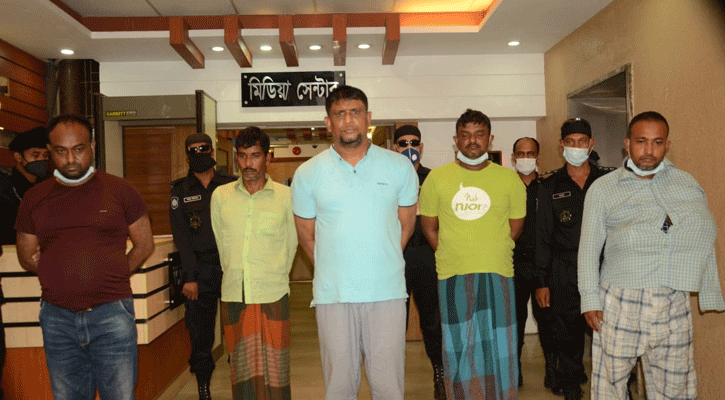 ফিল্মি স্টাইলে গার্মেন্টসের অর্থলুট, কর্মী সেজে তথ্য পাচার