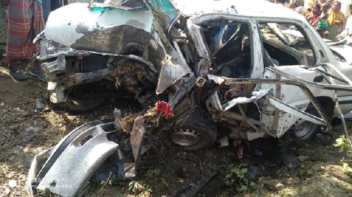 গোদাগাড়ীতে সড়ক দুর্ঘটনায় নিহত ৮