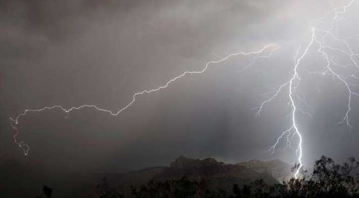 বাবা-ছেলেসহ বজ্রপাতে ৮ জনের প্রাণহানি
