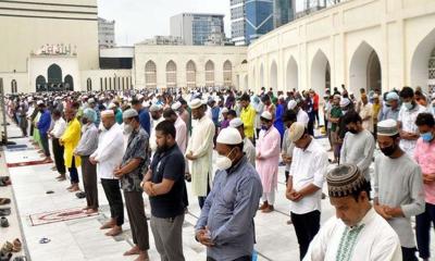 রাজধানীর প্রধান প্রধান মসজিদে ঈদের জামাতের সময়