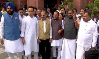 লোকসভার বাজেট অধিবেশন থেকে ৭ কংগ্রেস এমপি বরখাস্ত
