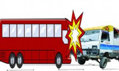 রাজীবপুরে বাস-পিকআপের মুখোমুখি সংঘর্ষ