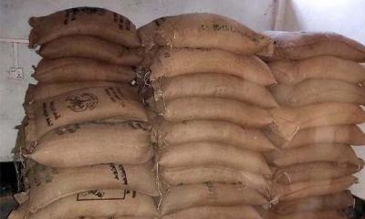 ১০ টাকা মূল্যের ৬৮ বস্তা চালসহ ডিলার আটক