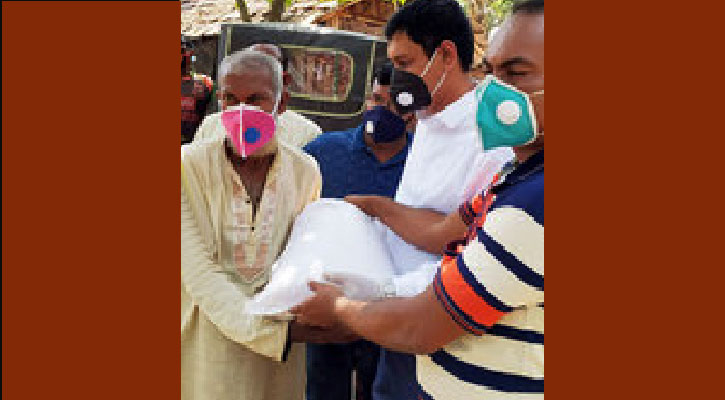 সেই বৃদ্ধের বাড়ি গিয়ে ক্ষমা চাইলেন ইউএনও