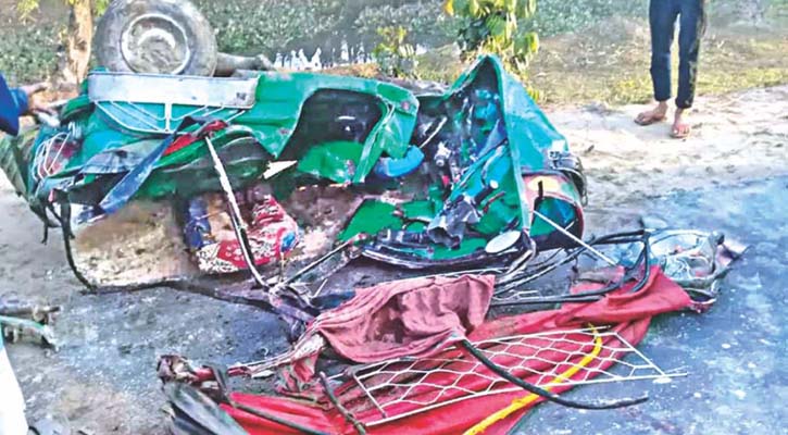মির্জাপুরে সড়কে ত্রিমুখী সংঘর্ষ, বাবা-মেয়েসহ ৫ জনের মৃত্যু 
