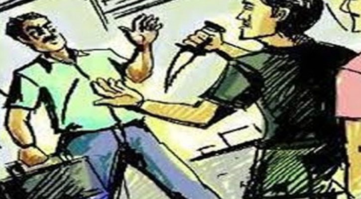 তেজগাঁওতে ব্যবসায়ীকে ছুরিকাঘাত করে টাকা ছিনতাই