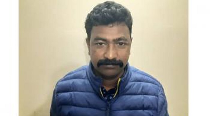 তিনি প্রধানমন্ত্রীর কার্যালয়ের উচ্চপদস্থ কর্মকর্তা!