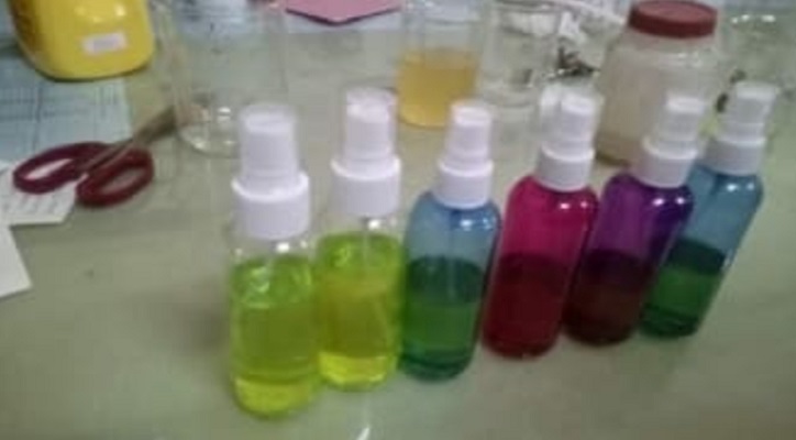 এবার হ্যান্ড স্যানিটাইজার তৈরি করল ঢাকা কলেজ 