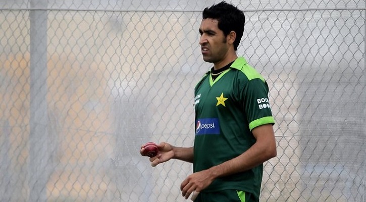 অবসরের ঘোষণা দিলেন পাকিস্তানি পেসার উমর গুল