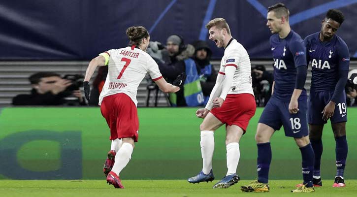 টটেনহ্যামকে বিদায় করে কোয়াটারে লাইপজিগ