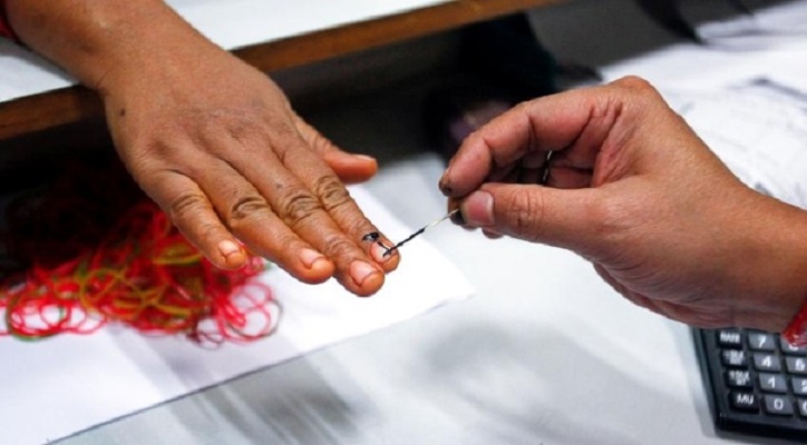 আইজিপির নির্দেশে বিদেশ ফেরতদের হাতে সনাক্তকারী সিল