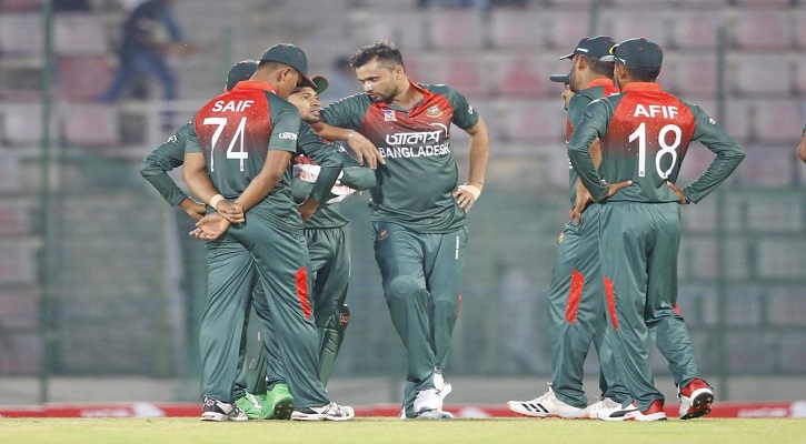 জিম্বাবুয়েকে বিশাল ব্যবধানে হারিয়ে শেষের শুরু মাশরাফির