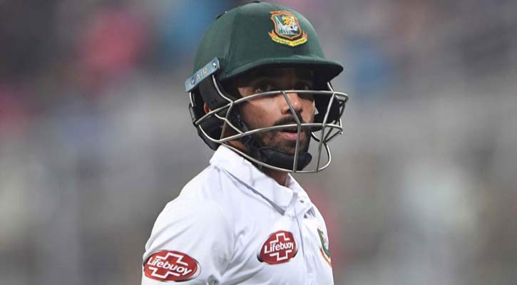 ২২২ রানের জুটি গড়ে ফিরলেন মুমিনুল