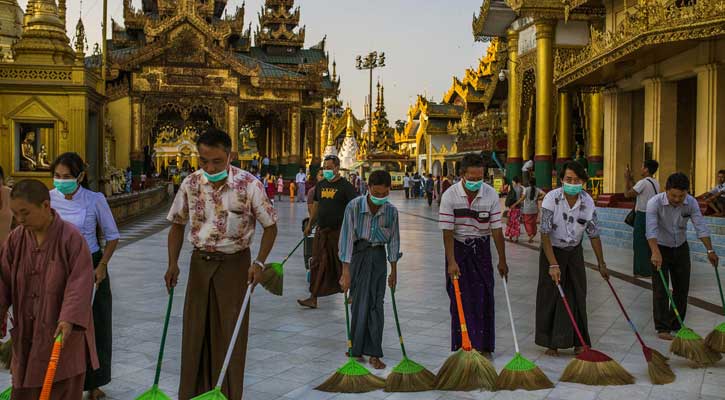 মিয়ানমার থেকে দেশে ফিরছে ৪৬ বাংলাদেশি 