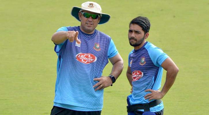 টেস্টে কে কোন পজিসনে খেলবেন জানালেন ডমিঙ্গো