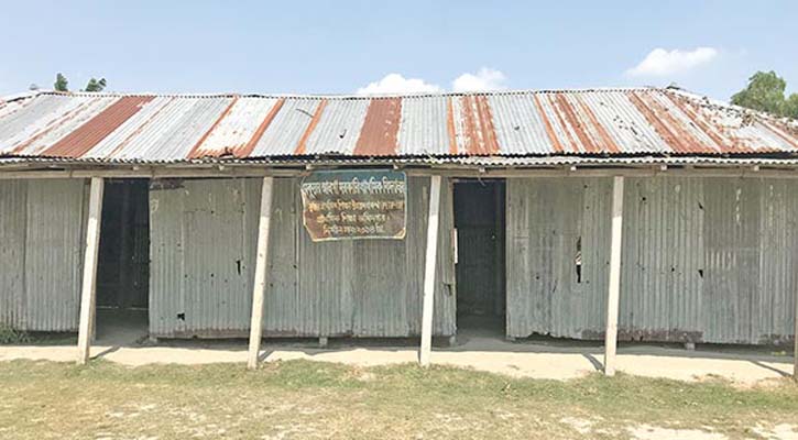 তীব্র অবকাঠামো সংকটে ১০ হাজারের বেশি বিদ্যালয়