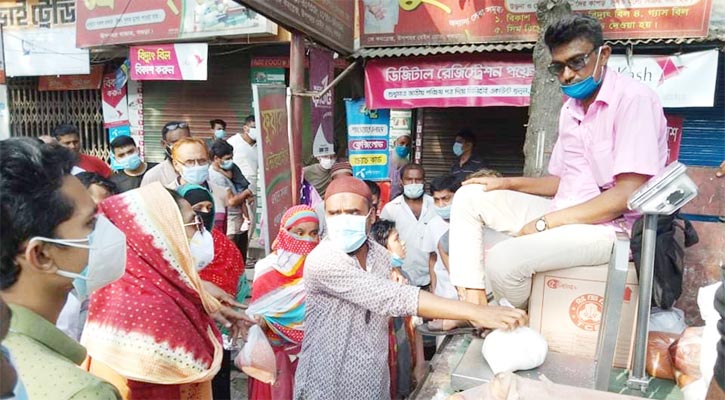 টিসিবির পণ্য ওজনে কম দেয়ায় ডিলারের জরিমানা