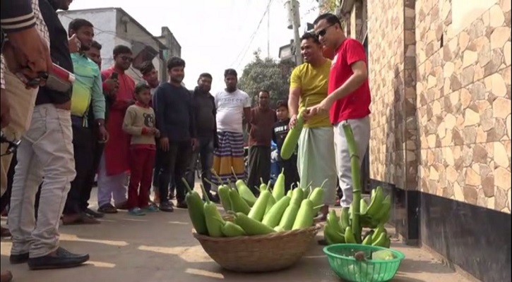 সাভারে ব্যতিক্রমধর্মী কাজ করে প্রশংসিত চেয়ারম্যান