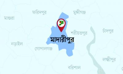 শিবচরে ভ্যান-লেগুনার সংঘর্ষে কিশোর নিহত