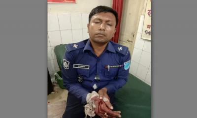 পুলিশের সাথে ডাকাতের গোলাগুলি,এএসআই গুলিবিদ্ধ