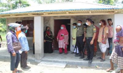 শরণখোলায় প্রধানমন্ত্রীর উপহার স্বপ্নের নীড় পরিদর্শন করলেন নবাগত ইউএনও