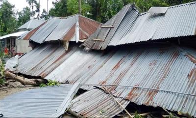 সালথা-নগরকান্দায় ঘুর্ণিঝড়ে শতাধিক ঘরবাড়ি লন্ডভন্ড