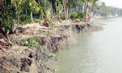 ঝালকাঠিতে আকস্মিক নদী ভাঙন