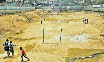 ঝিনাইদহে পানির জন্য হাহাকার