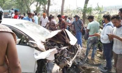 ঝিনাইদহে প্রাইভেট কার-ইজিবাইকের সংঘর্ষে নিহত ৩