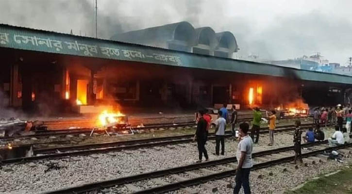 ব্রাহ্মণবাড়িয়ায় তান্ডব : হেফাজতের কাঁধে ভর করে ধ্বংসলীলা 