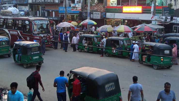 নামেই লকডাউন, বাস্তবে নেই কার্যকারিতা