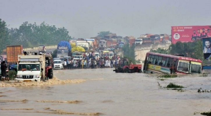 ভারত ও নেপালে বন্যা-ভূমিধসে নিহত প্রায় ২০০