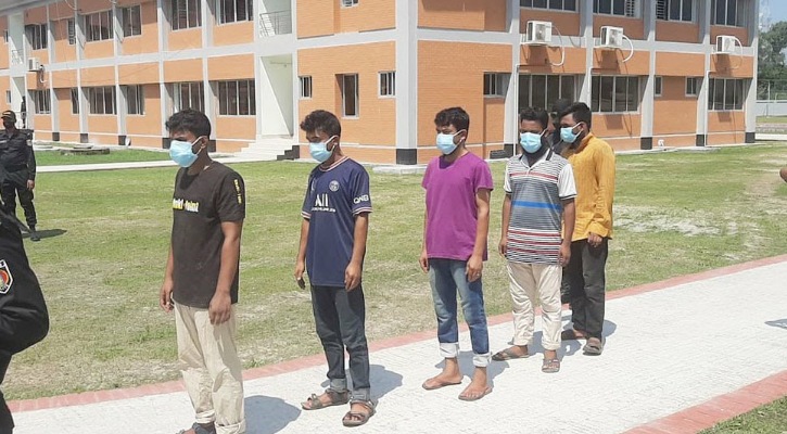 ট্রেনে ডাকাতির ঘটনায় জড়িতরা সংঘবদ্ধ চক্রের সদস্য ও ট্রেনের পেশাদার ছিনতাইকারী