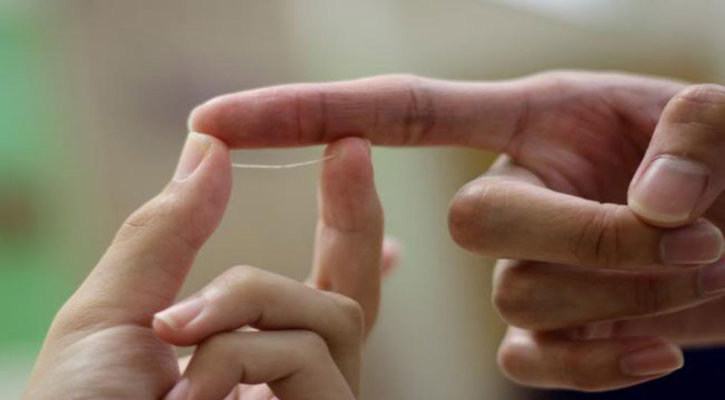 গলায় কাঁটা ফুটলে কী করবেন?