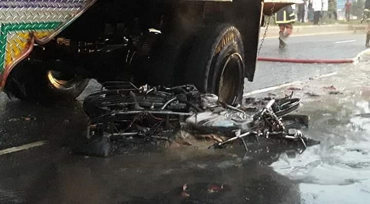 শ্রীপুরে ট্রাক চাপায় মোটরসাইকেল আরোহী নিহত