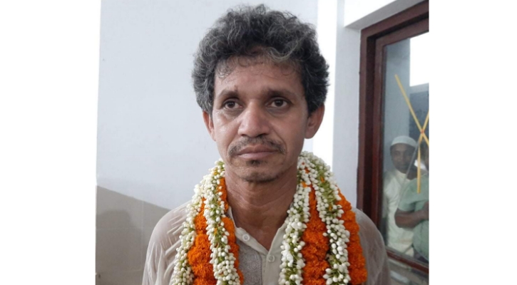 বহিষ্কৃত নেতা থেকে প্রথম পৌরপিতা