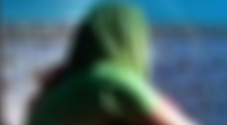 অন্যকে ফাঁসাতে গিয়ে গৃহবধূ নিজেই ফেঁসে গেলেন