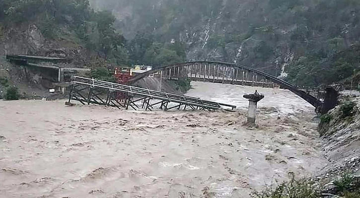 ভারত ও নেপালে বন্যা ও ভূমিধসে ১১৬ জনের মৃত্যু