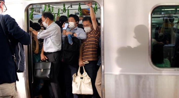 টোকিওতে ট্রেনে ছুরি হামলা,আহত ১০ যাত্রী